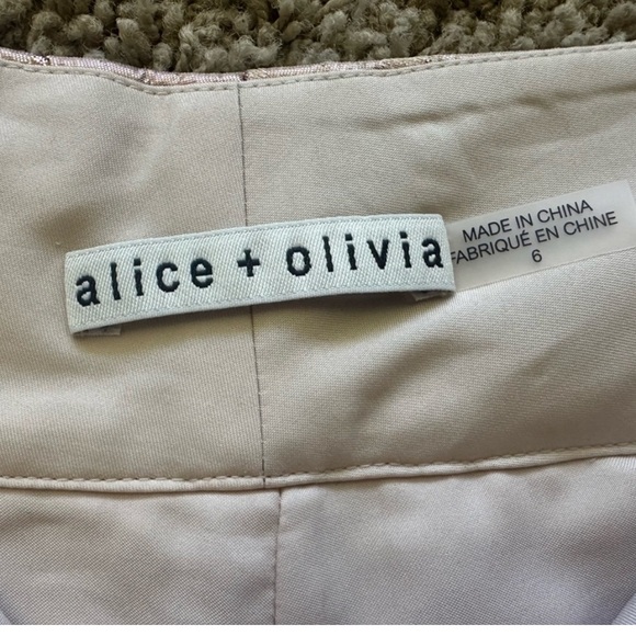 Alice + Olivia Metallic Floral Shorts - Pink and Gold 

8141 - Picture 4 of 4